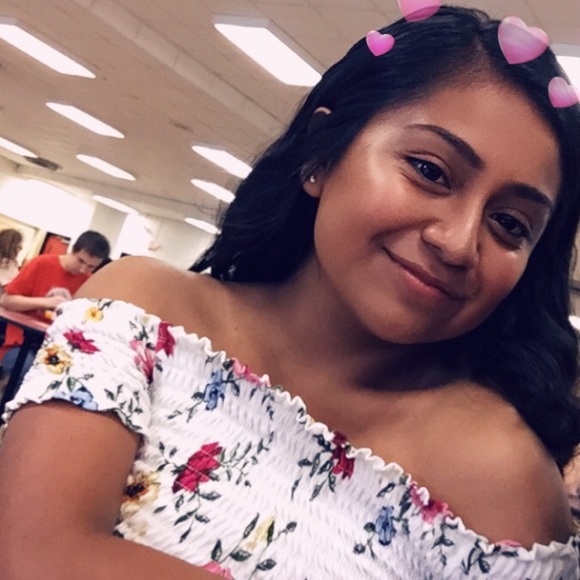 Meet your Posher, Lorena - Picture 1 of 1